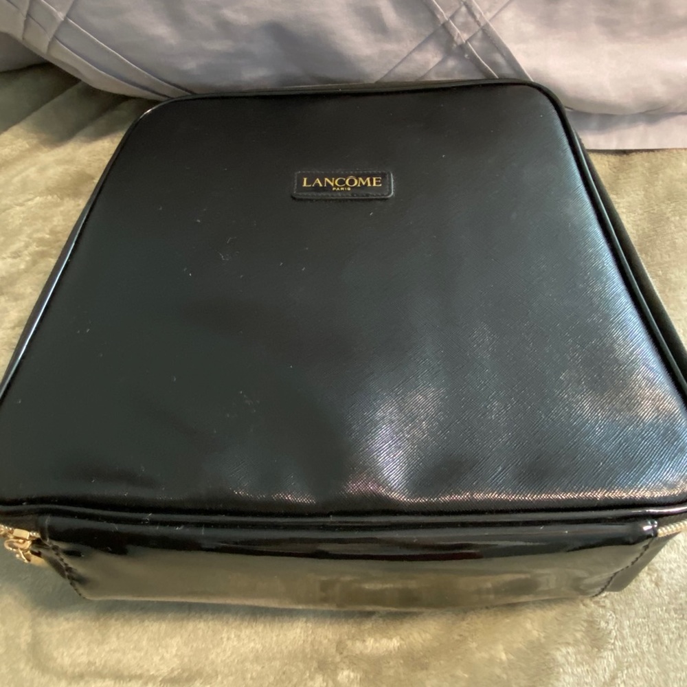 Lancôme Beauty Bundle with Parisian Makeup bag - Picture 9 of 13